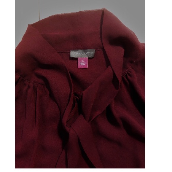 VINCE CAMUTO gorgeous top 🎀☺️ - Picture 3 of 6